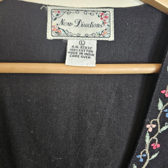 New Directions Black Floral Embroidered Vest Large Boho Western Layering Piece - Picture 5 of 6